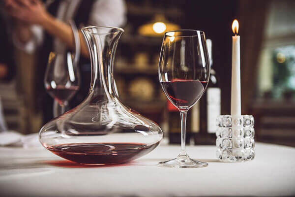Uống rượu vang đúng cách - Rượu vang cần “thở”