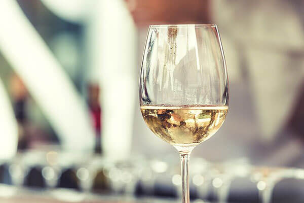 cách chọn rượu vang giá rẻ