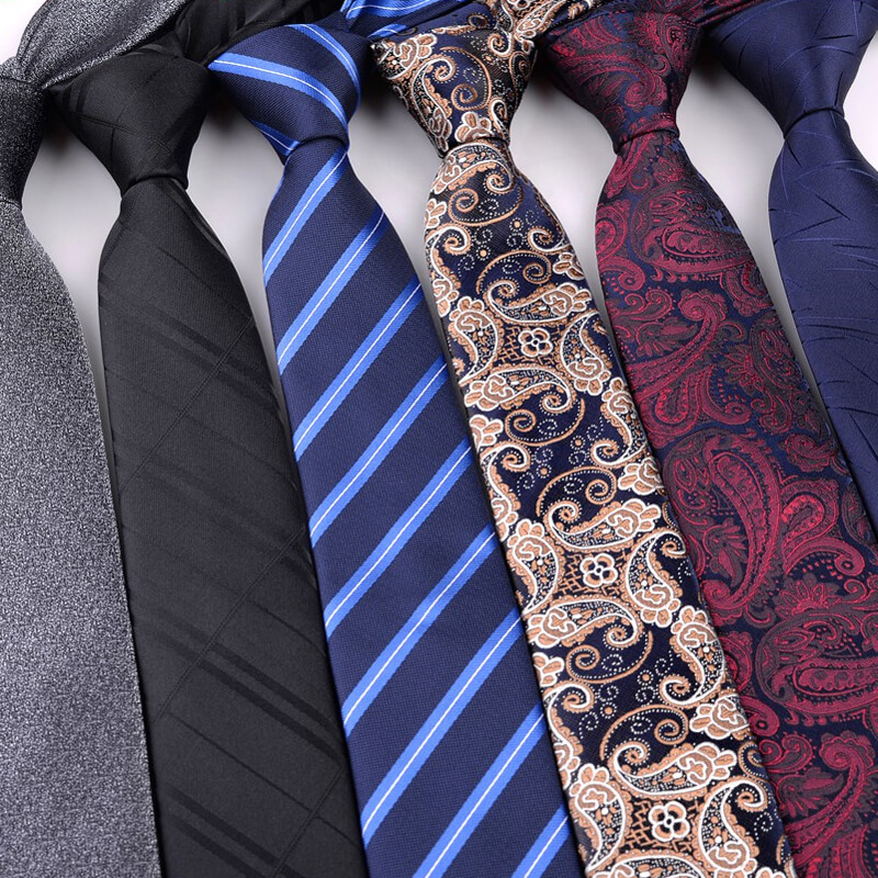 Cà vạt giúp bộ đồ vest của bố thêm phần thanh lịch