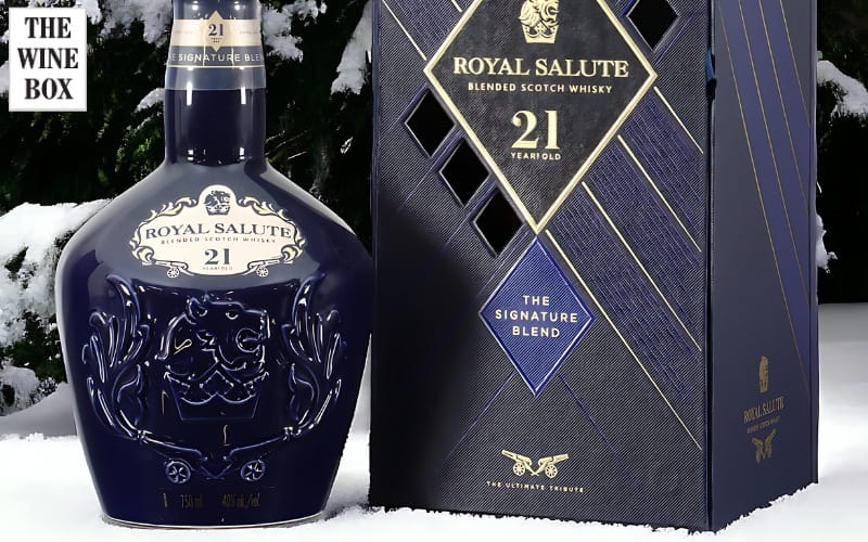 Rượu Chivas 21 năm Royal Salute được đánh giá là dòng whisky được yêu thích nhất