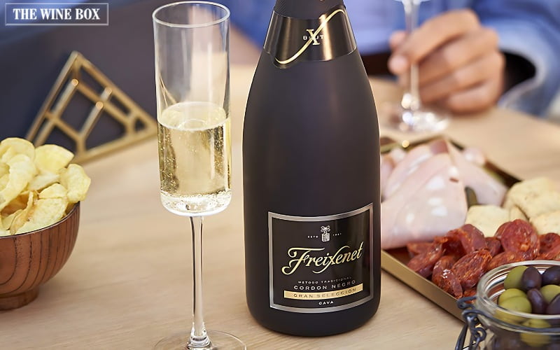 Vang nổ Freixenet Cordon Negro Brut được giới sành rượu yêu thích