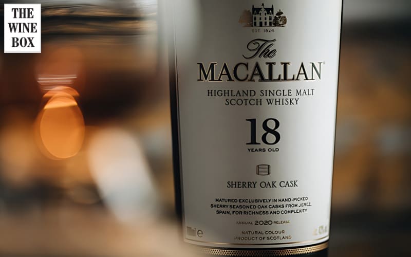 Rượu Macallan 18 năm Sherry Oak được nhiều chuyên gia sành rượu đánh giá cao