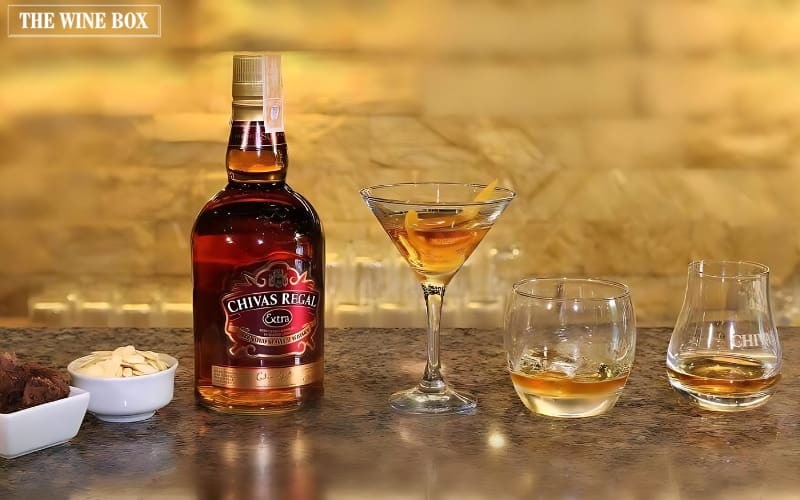 Rượu Chivas Regal Extra được đánh giá cao bởi những người sành rượu